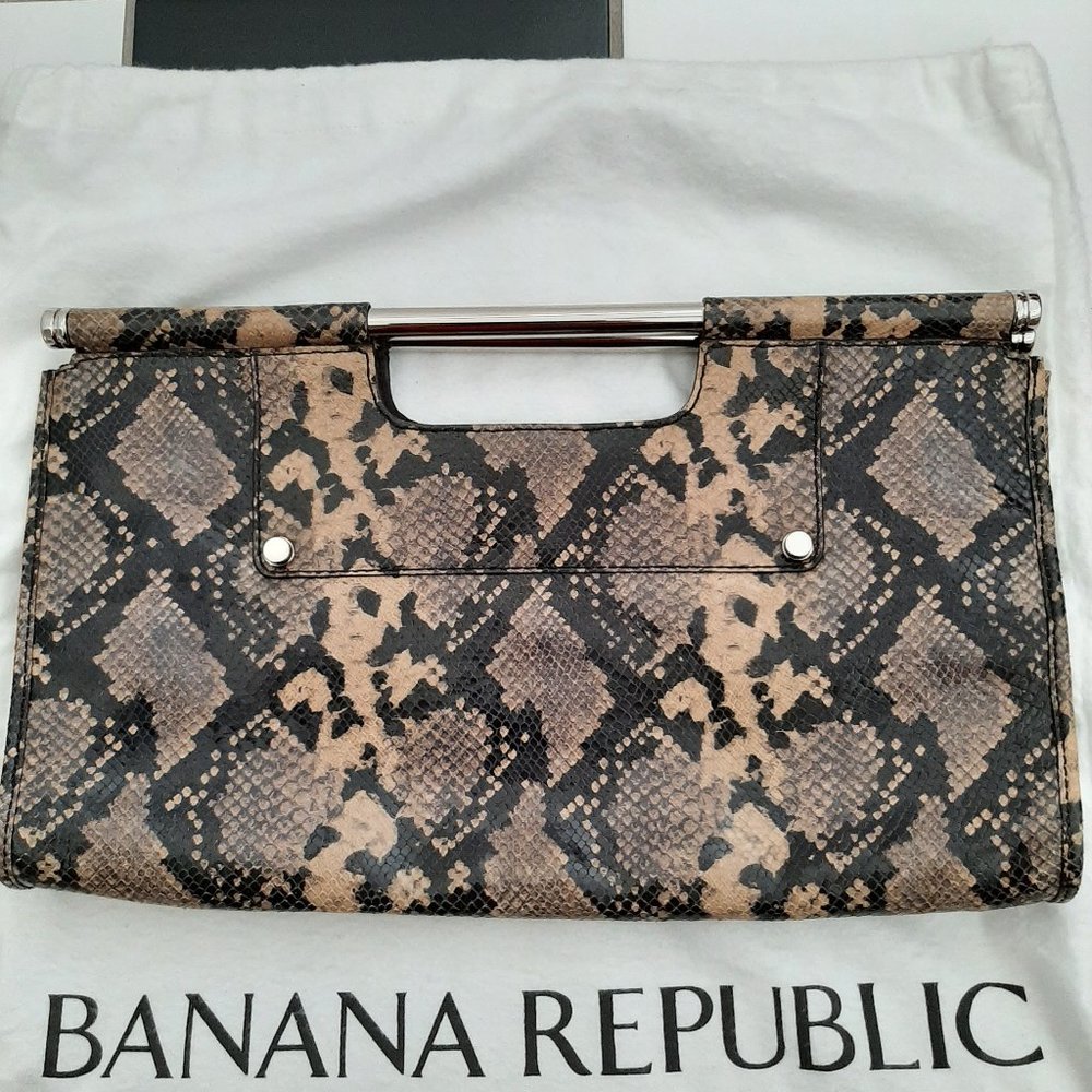 Handbag in leather